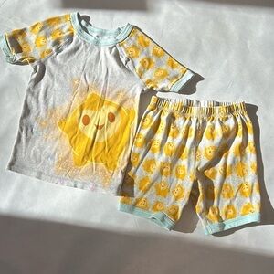 Disney Wish Star Pajama Set Kids 2 piece shorts and T-shirts size 7 yellow